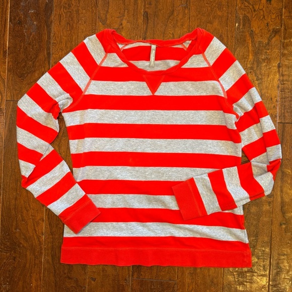 Hanna Andersson red and gray striped scoop neck long sleeve tshirt size M - Picture 1 of 13